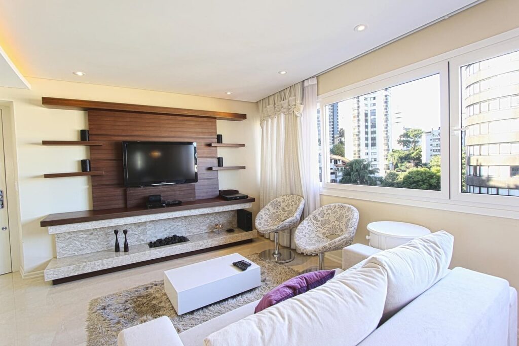 HOME STAGING