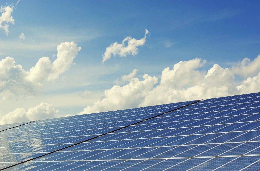 ¿Qué empresa contratar para instalar placas solares en mi vivienda o empresa?